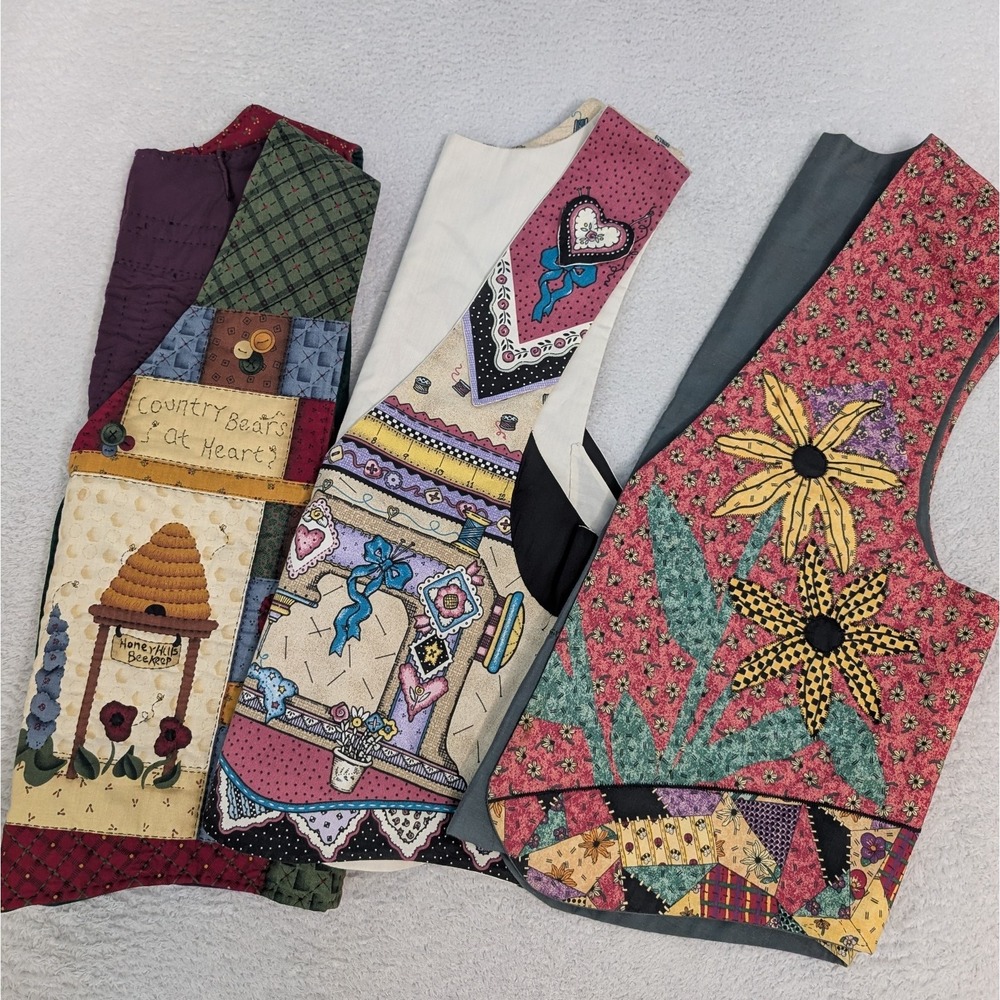 3! VINTAGE‎ Handmade Quilted Knitting Vest Reversible Floral Cottage Bumblebees